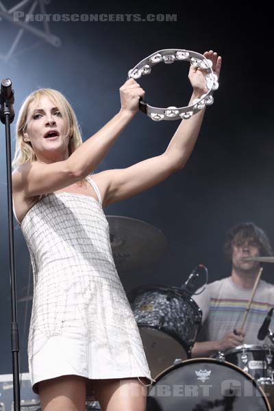 METRIC - 2009-08-30 - SAINT CLOUD - Domaine National - Scene de la Cascade - 